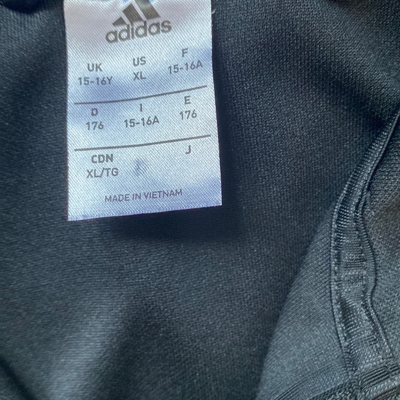 Youth adidas tracksuit - Picture 4 of 4